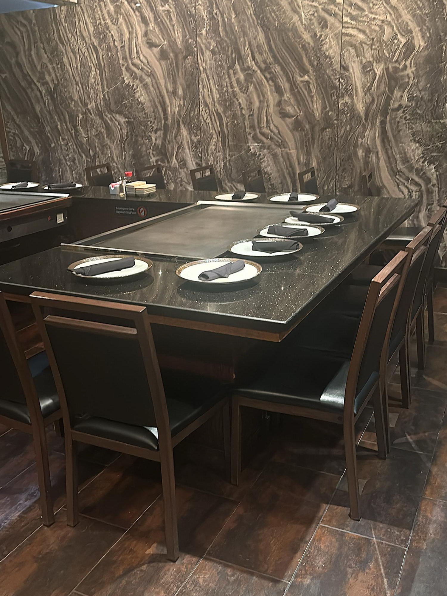 Koto-Japanese-Steakhouse-with-Teppanyaki-seating-environment-Japanese-restaurant-Fort-Wayne