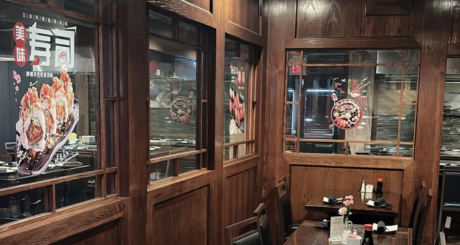 Koto-Japanese-Steakhouse-with-sushi-bar-seating-Japanese-restaurant-Fort-Wayne-New