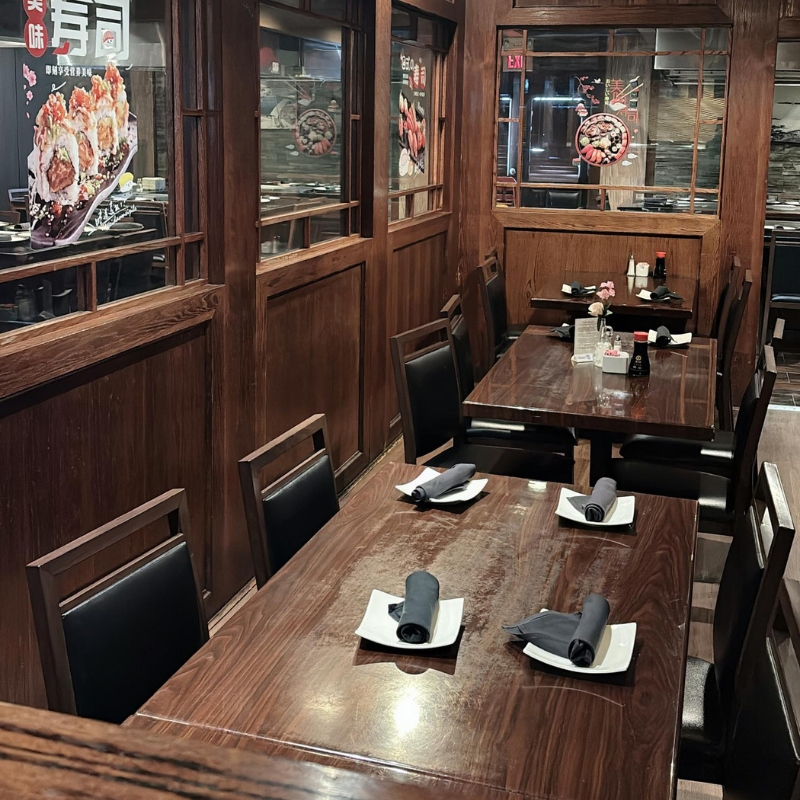 Koto-Japanese-Steakhouse-with-sushi-bar-seating-Japanese-restaurant