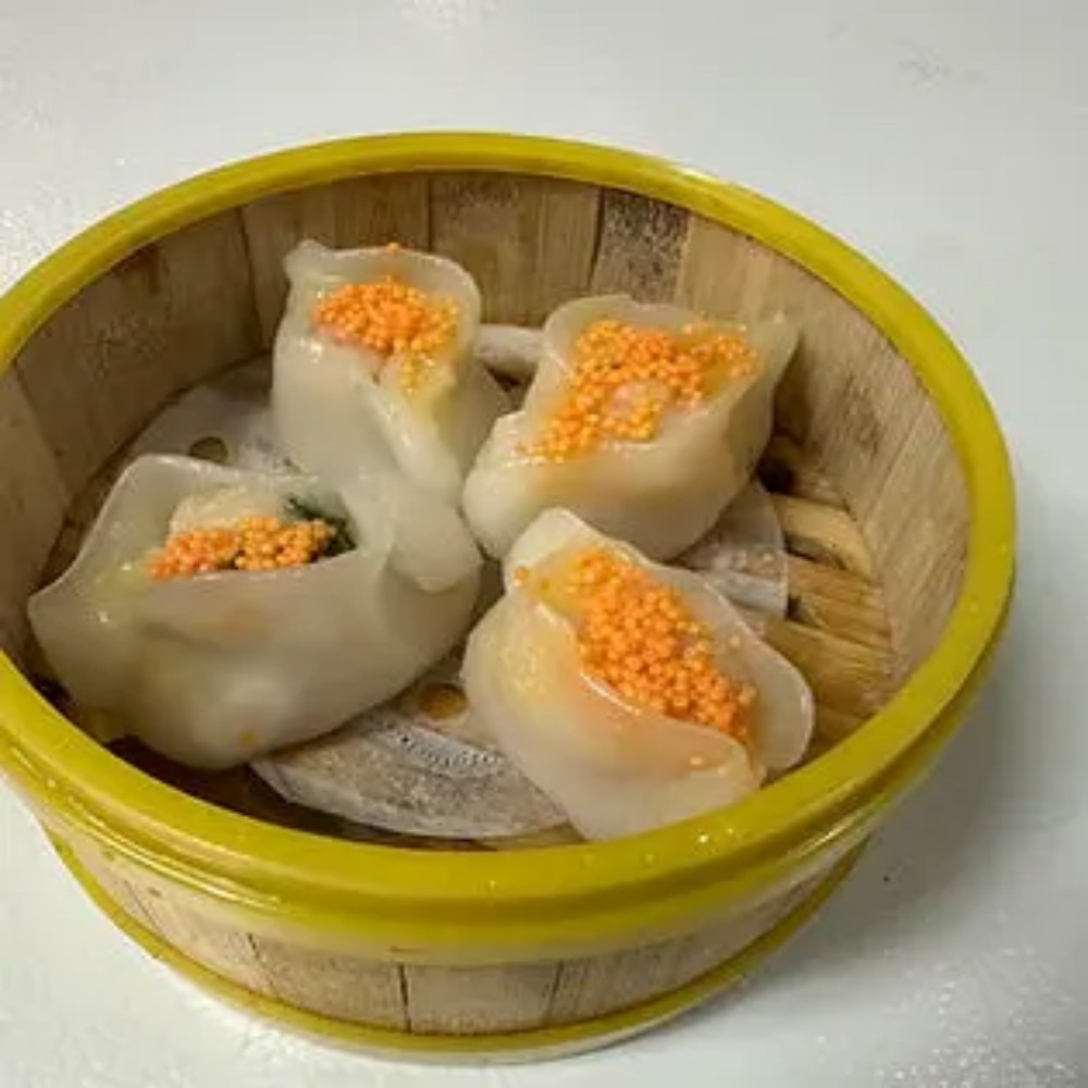 Crystal shrimp dumplings topped with fish roe