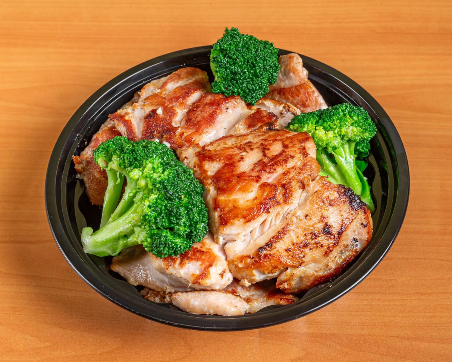 Kungfu-Rice-Asian-Restaurant-Pan-fried-Chicken-with-Broccoli-Houston Pan - fried Chicken with Broccoli at Kungfu Rice,a Asian Restaurant in Houston