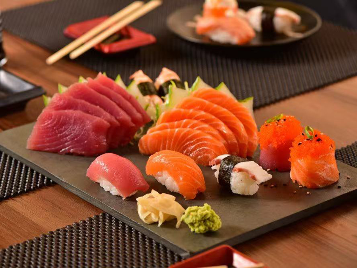 Combination platter of sashimi and sushi at Kyoto Japanese Steak House，a Japanese Restaurant in Sulphur