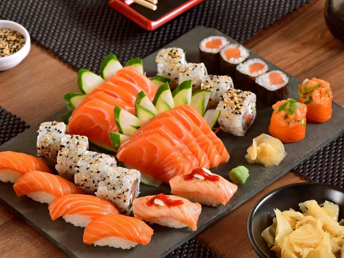 Platter of salmon sushi at Kyoto Japanese Steak House，a Japanese Restaurant in Sulphur
