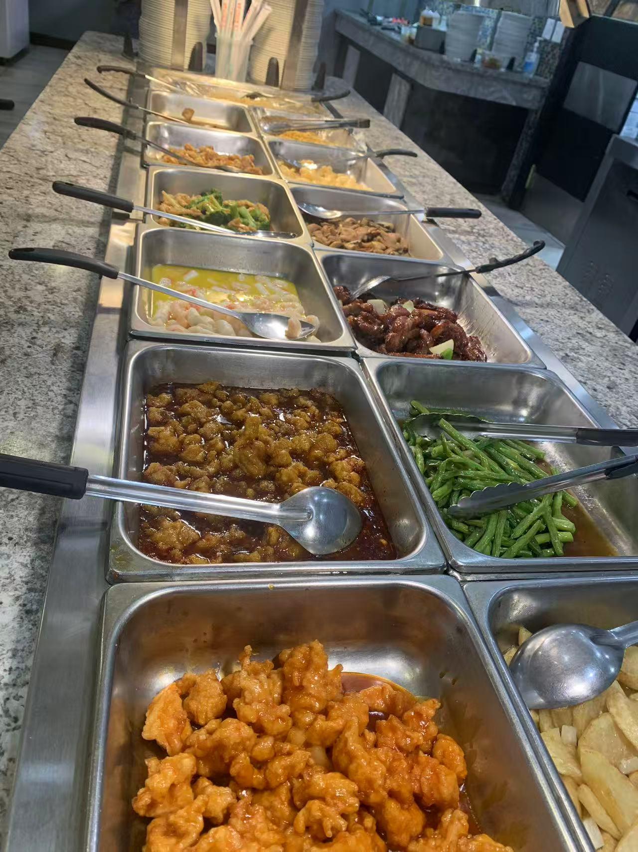 Chinese stir fry dishes buffet station at Lava Buffet & Sushi，a Asian Fusion Restaurant in Kilgore