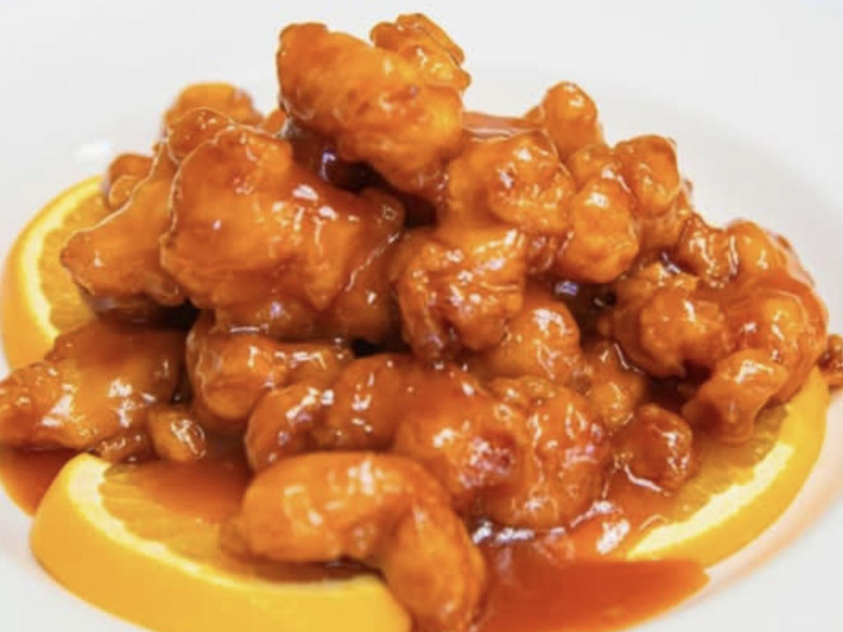 Orange Chicken at Little Peking，a Chinese Restaurant in Fresno