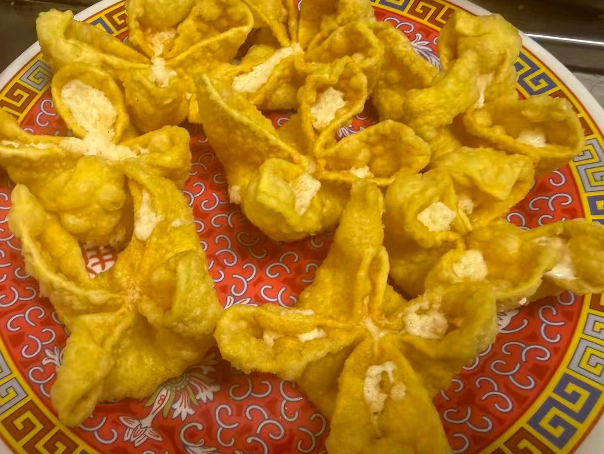 Crispy crab rangoons with cream cheese filling at Lucky Garden, a Chinese Restaurant in Pekin