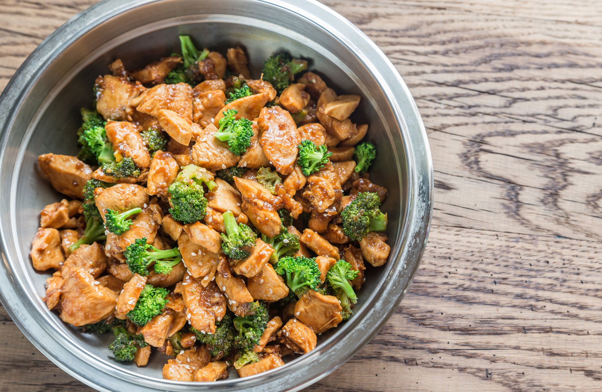 Sesame Chicken at Lucky Wok，a Chinese Restaurant in Staten Island
