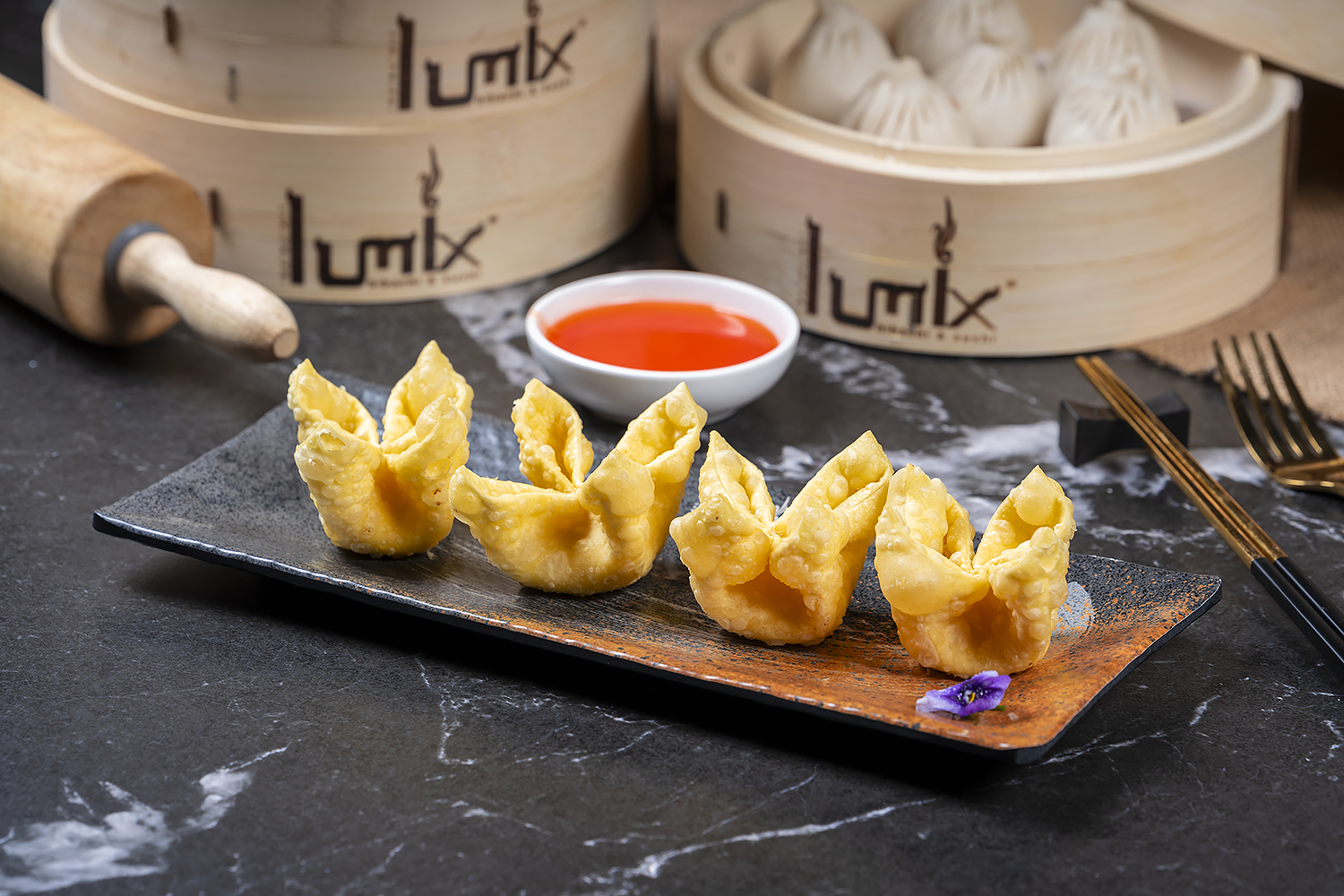 Crispy fried wontons served with dipping sauce