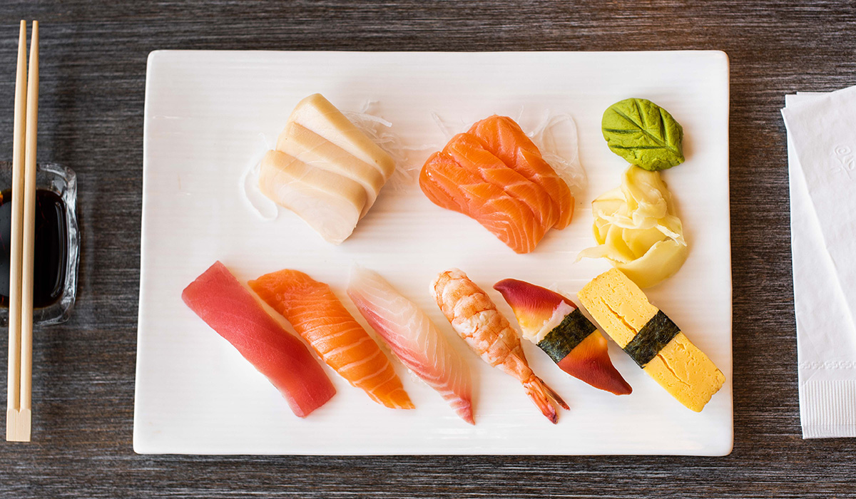 SUSHI SASHIMI COMBO at Maki Bar，a Japanese Restaurant in Bethesda