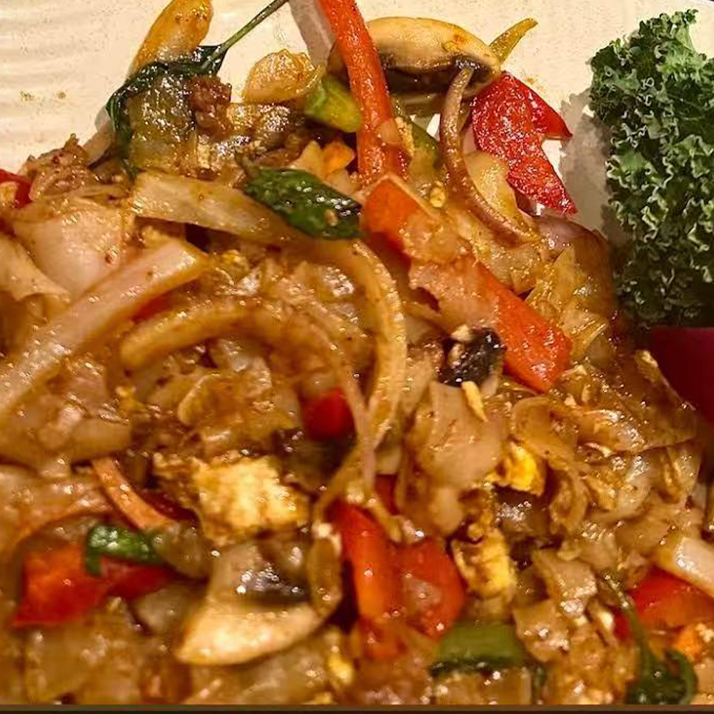 Drunken Noodles at Mei Tzu Sushi Bar & Kitchen, Asian-style Restaurant in East Windsor