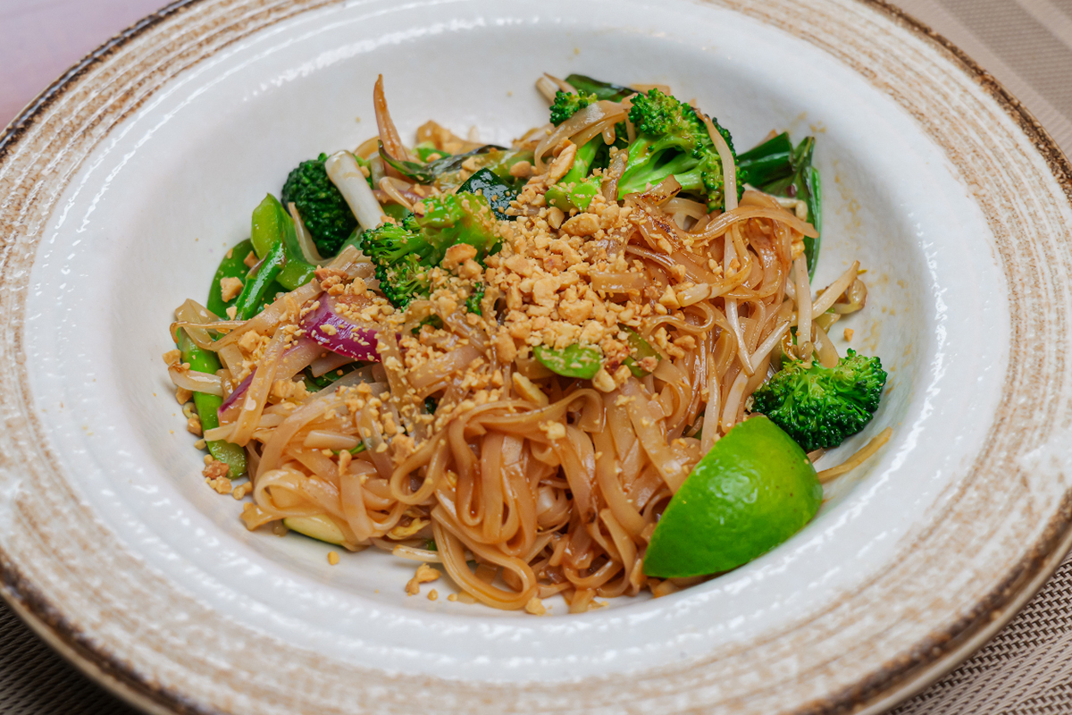 veggies pad thai at M Fresh，a Asian Fusion Restaurant in Duncan