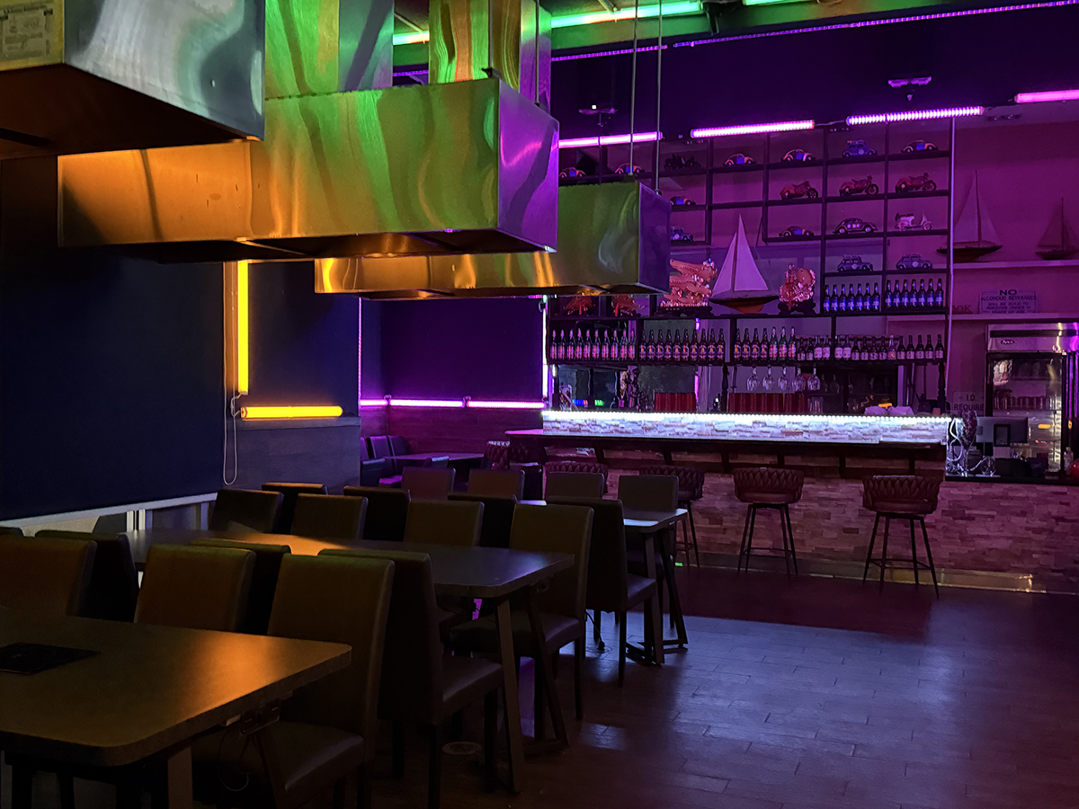 Interior of Barbecue Restaurant M Bar BBQ with traditional decor in Arcadia