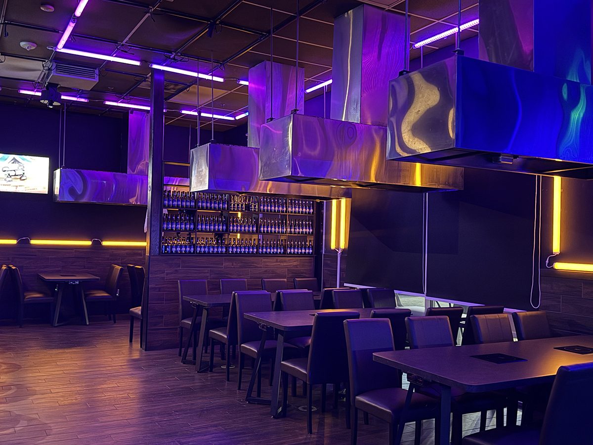 Interior of Barbecue Restaurant M Bar BBQ with traditional decor in Arcadia