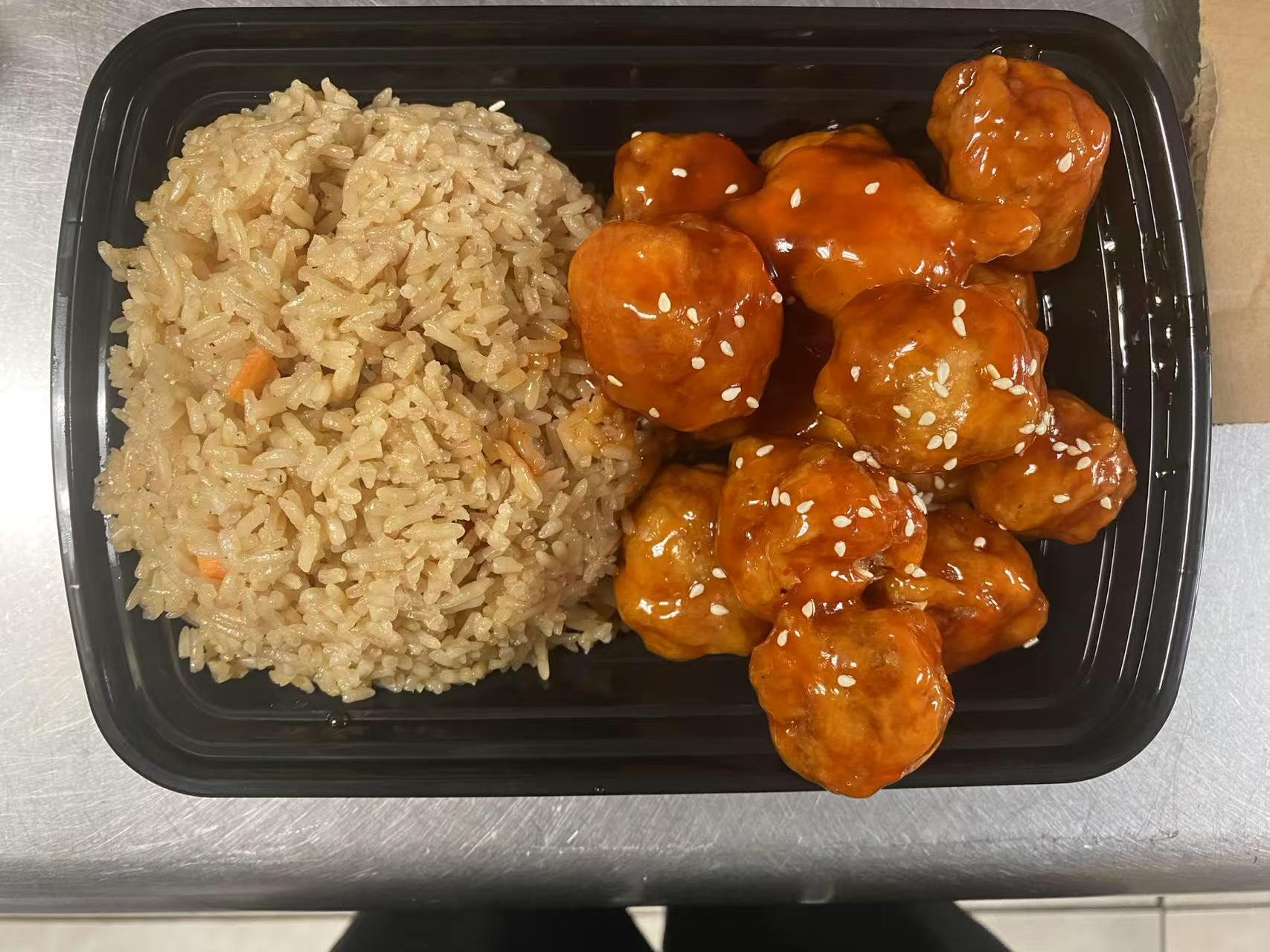 Sesame Chicken at Ming House, a Chinese Restaurant in Auburn