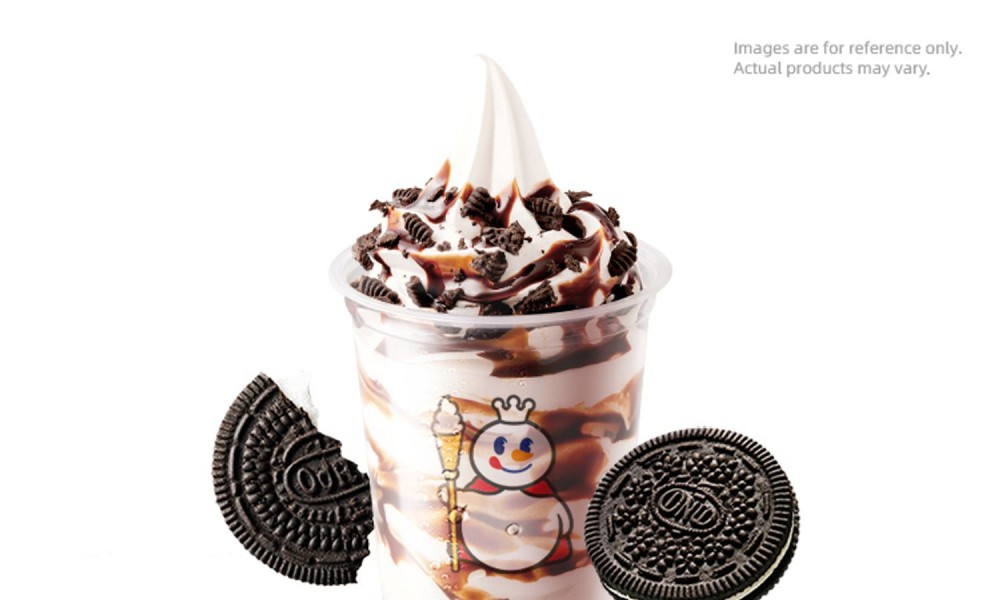 Oreo sundae with chocolate sauce and crushed cookies at MIXUE, an Ice cream shop in Hollywood