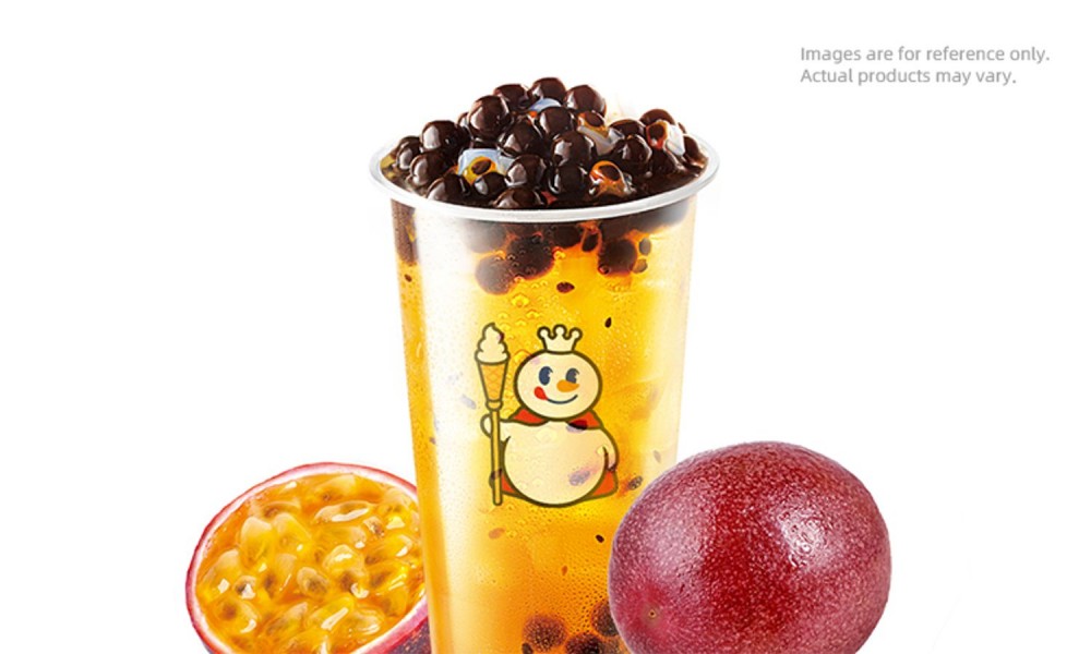 Passion fruit bubble tea with tapioca pearls at MIXUE, an Ice cream shop in Hollywood
