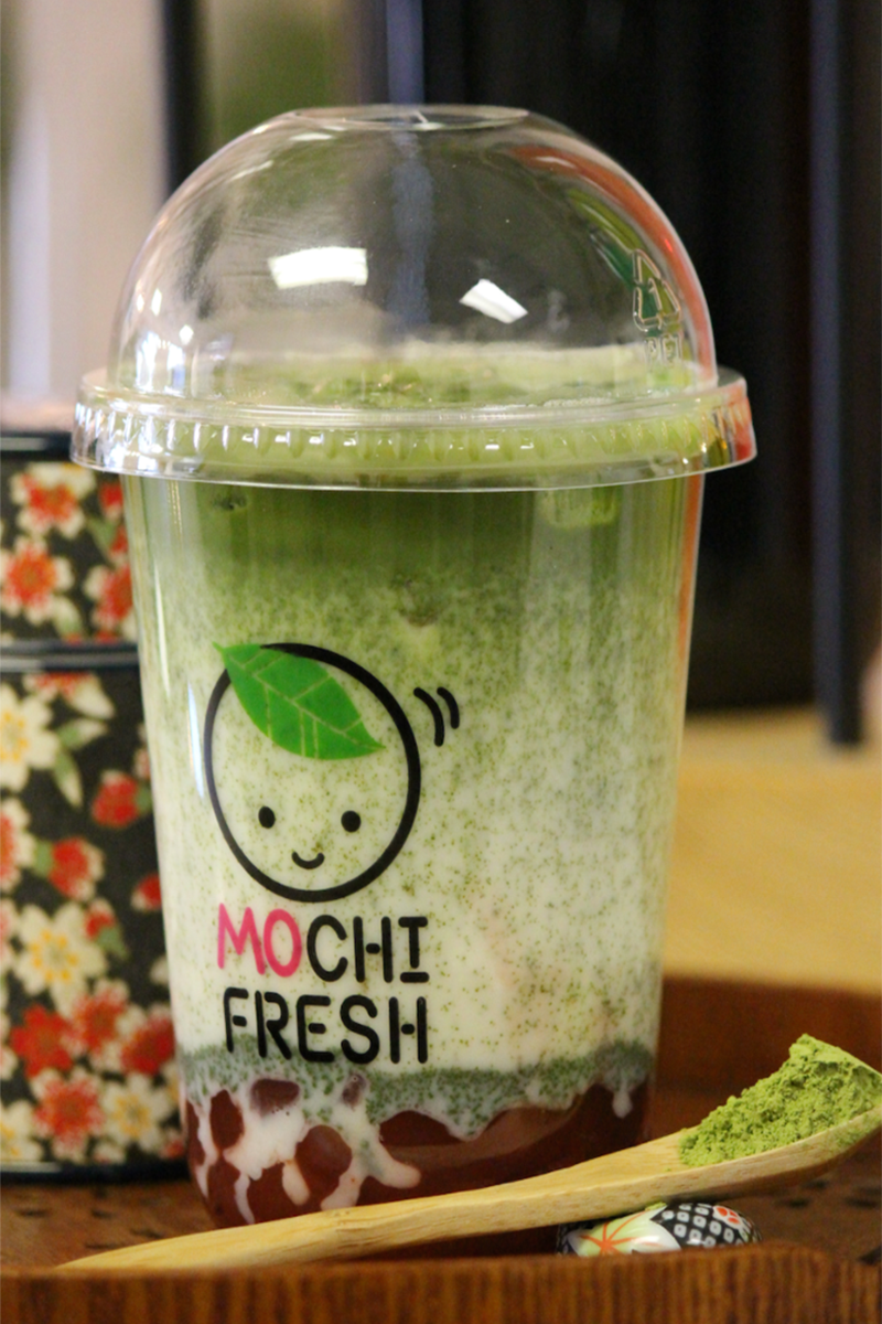 Matcha boba milk tea with green tea flavor