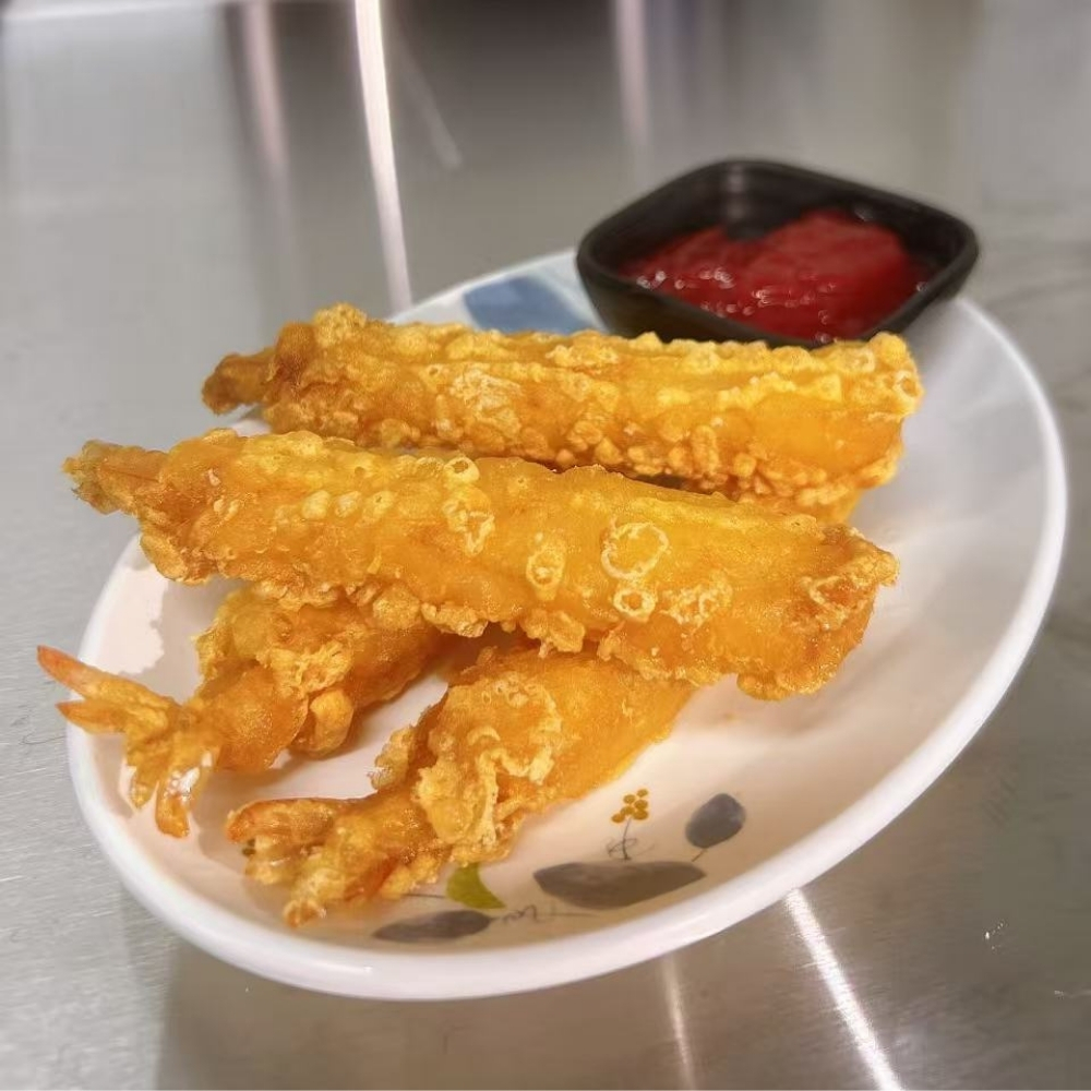 Crispy fried prawns with ketchup at Mr.Noodle, an Chinese Restaurant in Corona
