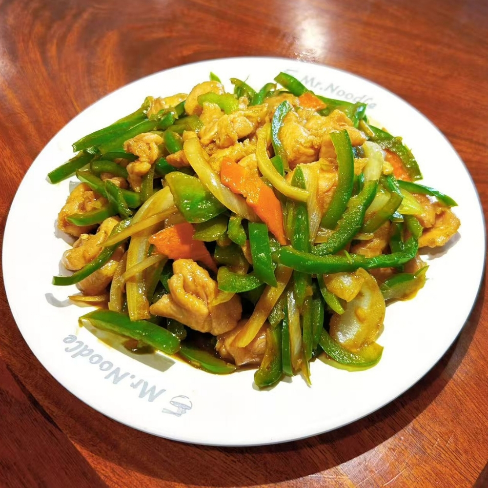 Stir-fried chicken with green peppers at Mr.Noodle, an Chinese Restaurant in Corona