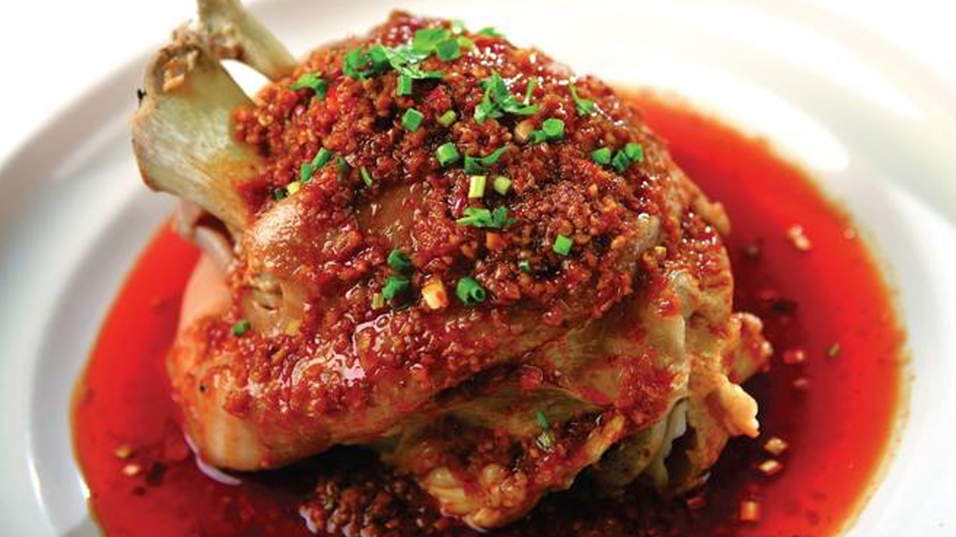 Braised pork hock with spicy special sauce