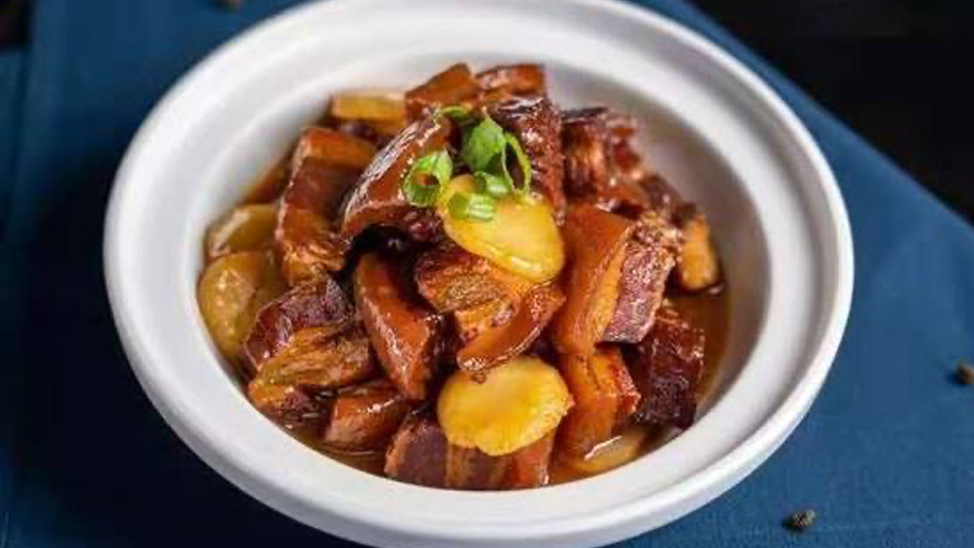 Braised pork in brown sauce