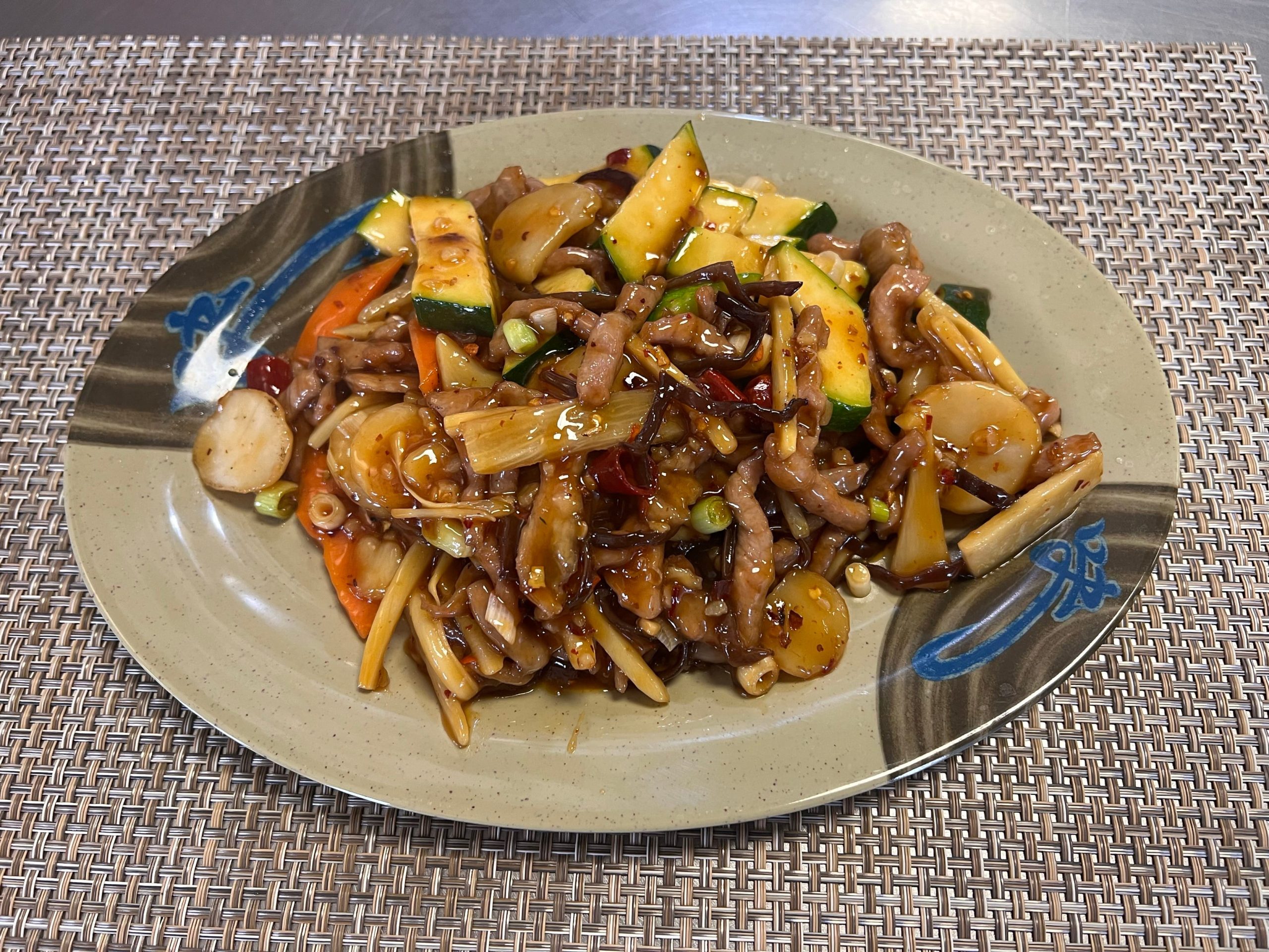 Mince pork with garlic sauce and vegetables at Neighborhood Kitchen, a Chinese Restaurant in Fairfield