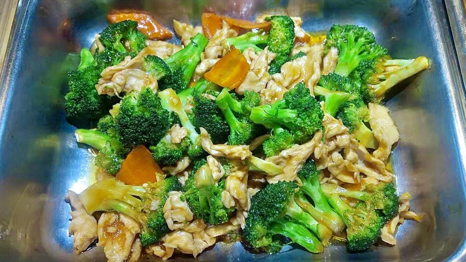 Chicken and broccoli stir fry at New China Buffet Restaurant in Huntingdon
