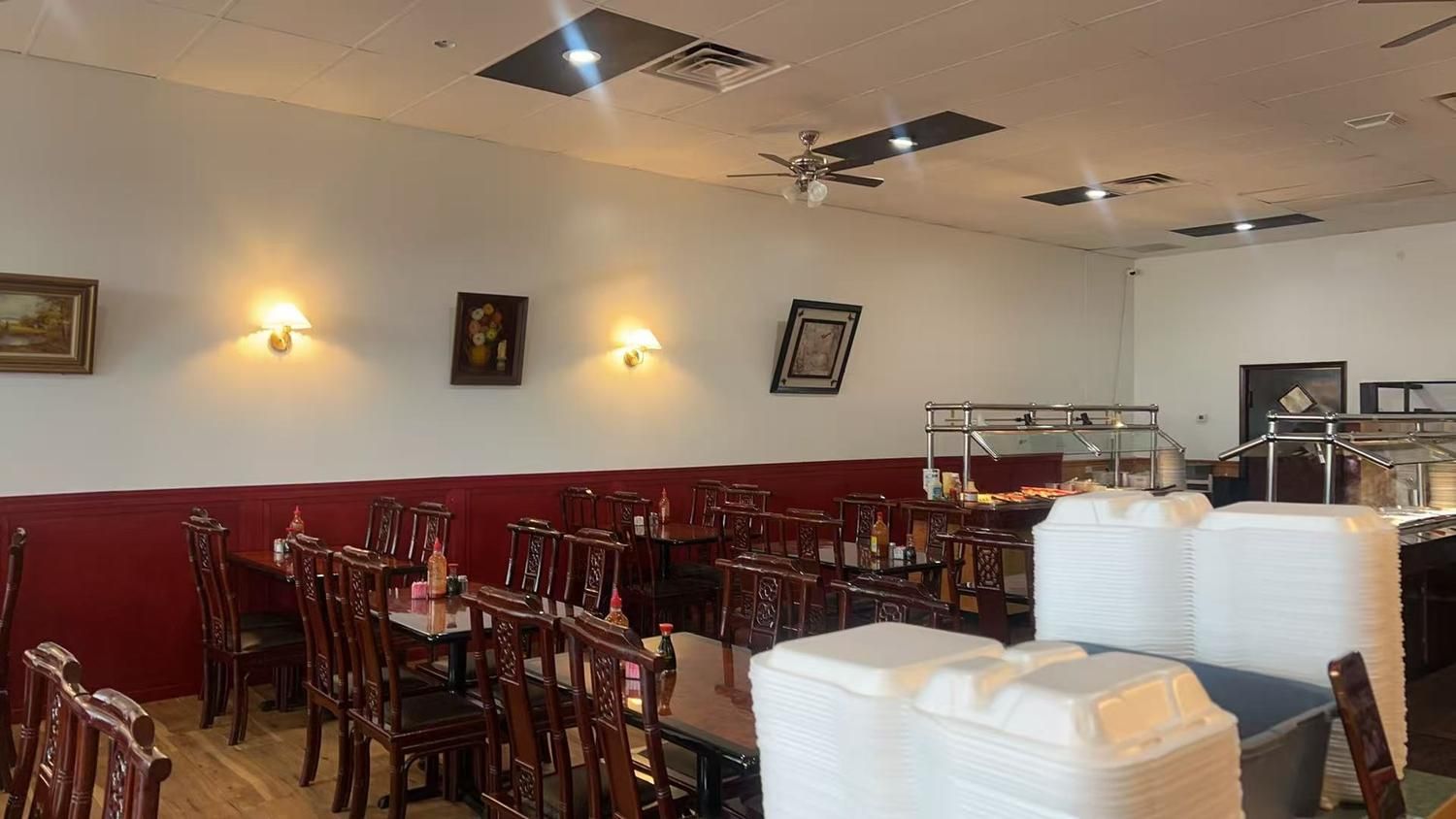 Spacious dining area at New China Buffet Restaurant in Huntingdon