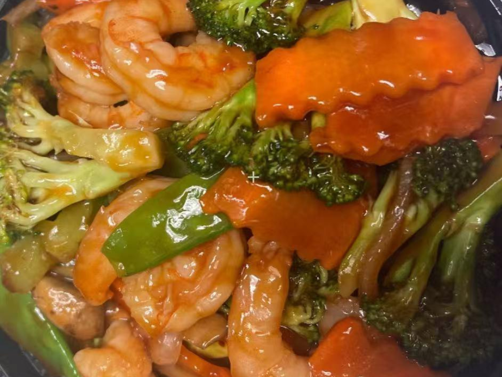 Juicy shrimp stir-fried with broccoli and bell peppers at New China City, a Chinese Restaurant in Roanoke