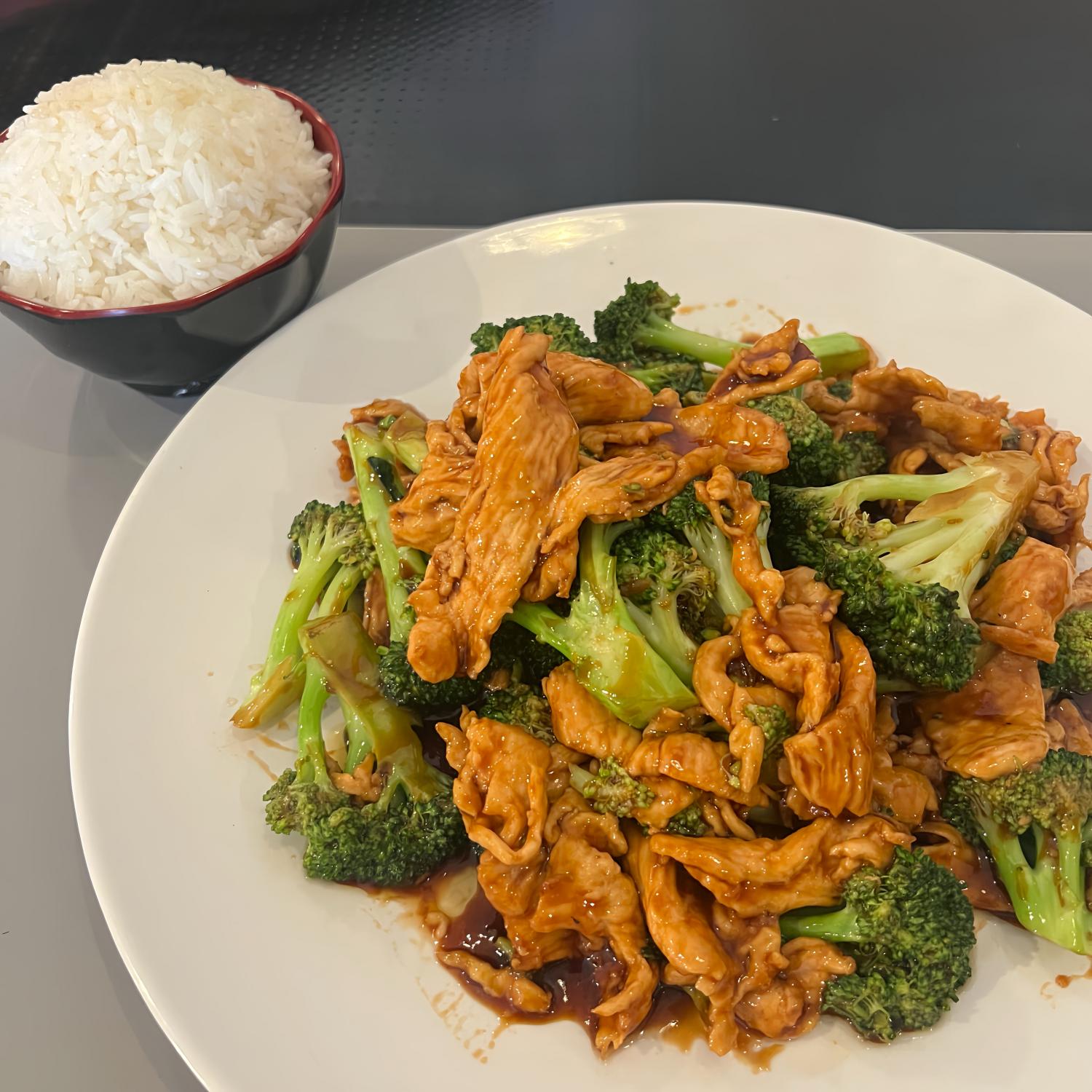 New-Imperial-Chinese-Restaurant-Chicken-and-Broccoli-Easton Tender chicken stir - fried with broccoli, served with rice at New Imperial, a Chinese Restaurant in Easton
