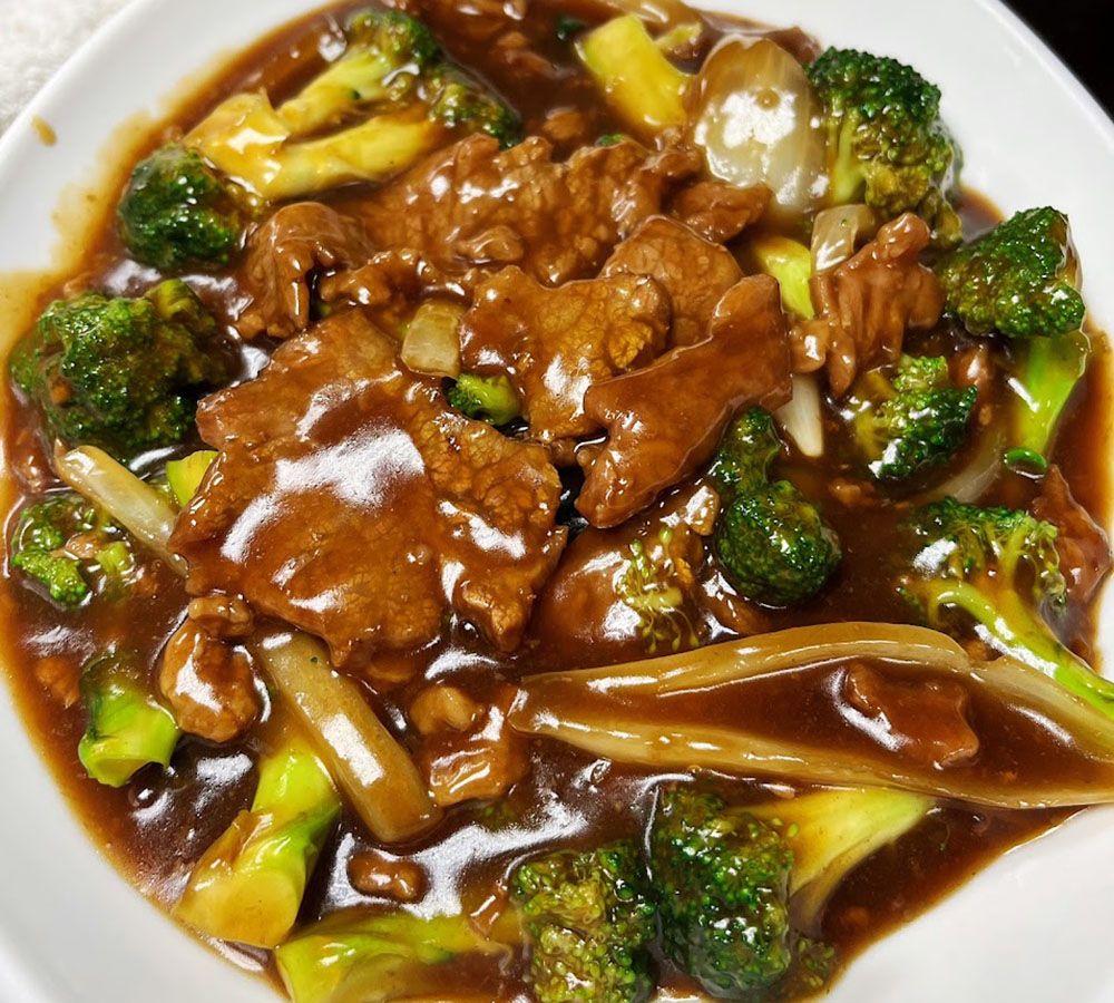 Braised beef with broccoli in brown sauce at New Ing's Palace, a Asian Restaurant in Burbank
