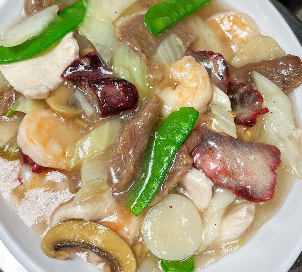Mixed beef, shrimp and veggies in thick gravy at New Ing's Palace, a Asian Restaurant in Burbank