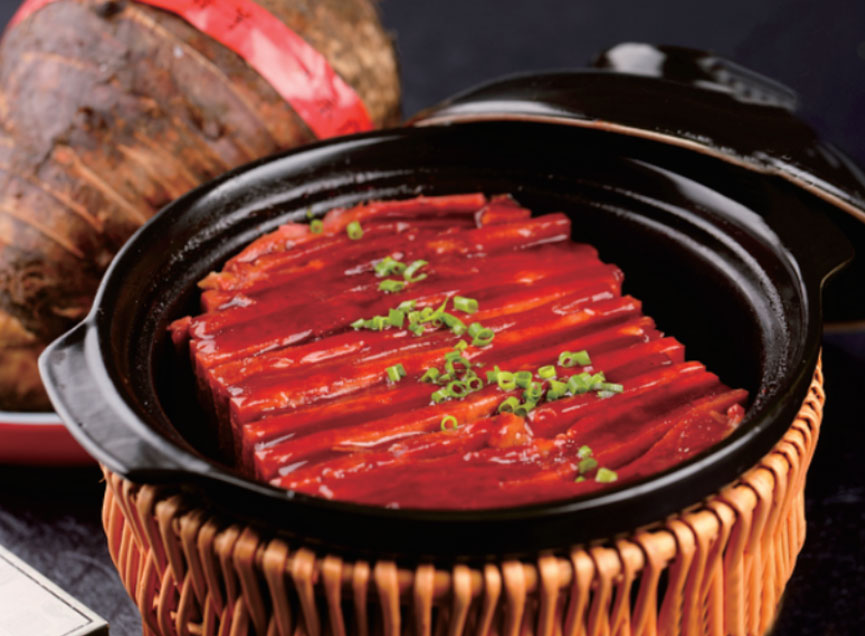 Braised taro slices in clay pot at New Shanghai No. 1, a Chinese restaurant in San Gabriel
