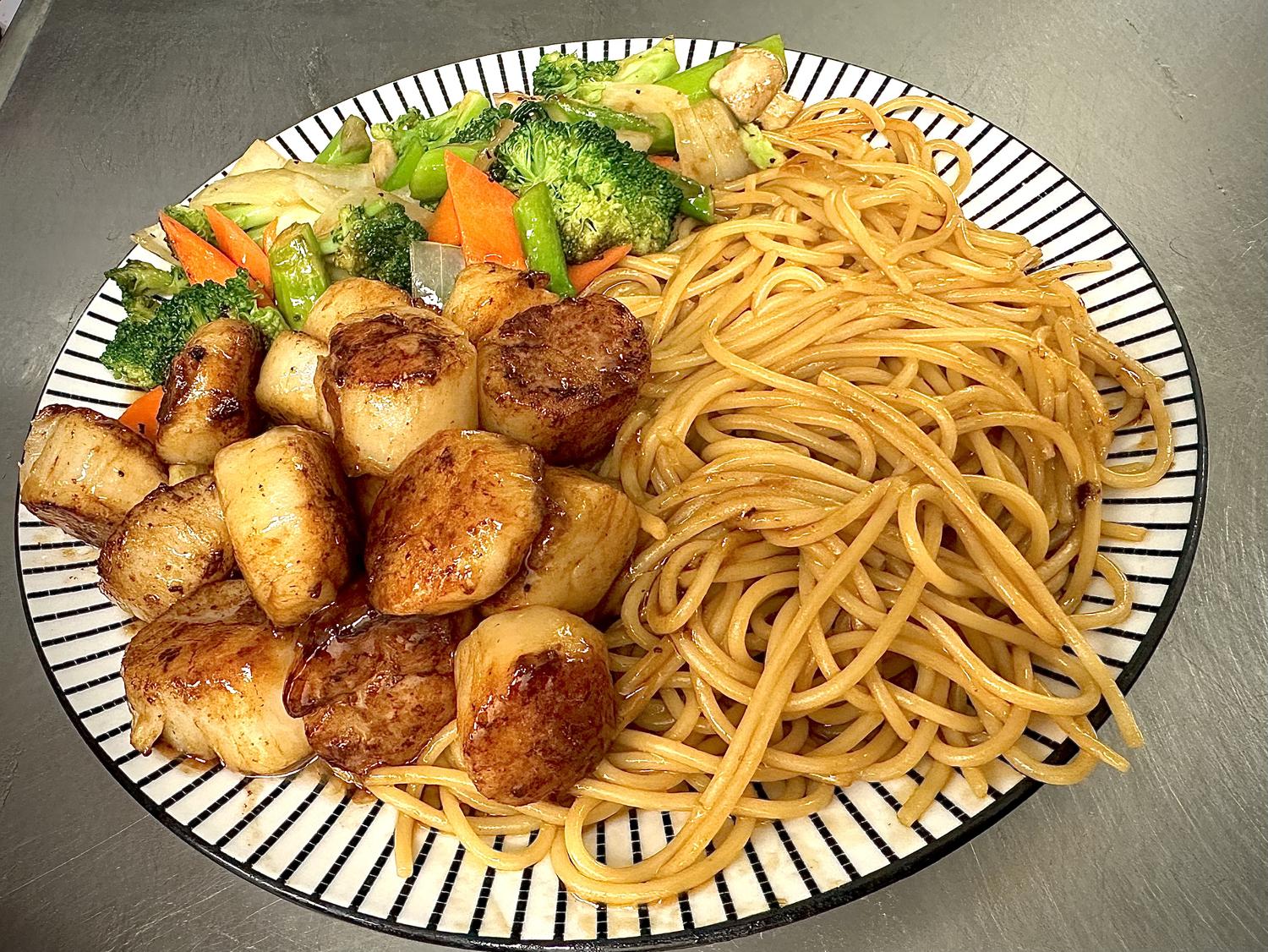Noriya-Japanese-Cuisine-Restaurant-Scallop-and-Vegetable-Noodles-Decatur Pan-seared scallops served with noodles and mixed vegetables at Noriya Japanese Cuisine, a Japanese Restaurant in Decatur