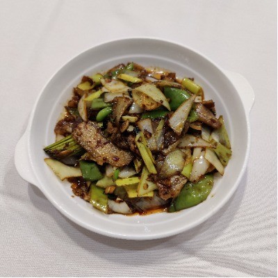 Sautéed pork with green pepper, onion and celery in chili sauce.