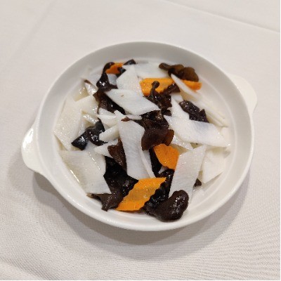 Sliced Chinese yam stir‑fried with black fungus and carrot.