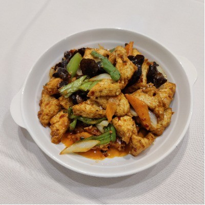 Stir‑fried tofu with fungus, green beans and carrot.