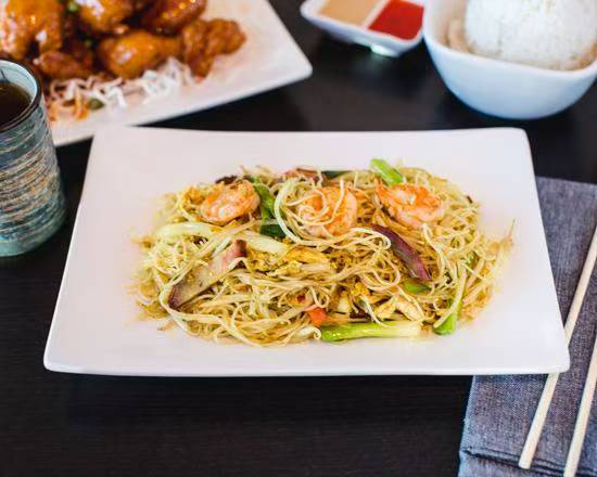 Moon China Bistro-Chinese Restaurant-Singapore rice noodles-Chandler Singapore rice noodles at Moon China Bistro, a Chinese Restaurant in Chandler