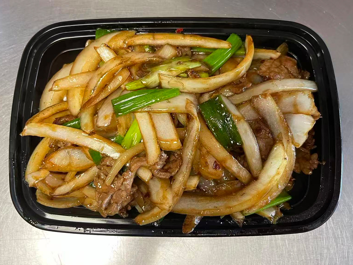 Tender beef stir-fried with fresh scallions at Orient Chef, a Asian Restaurant in Davie