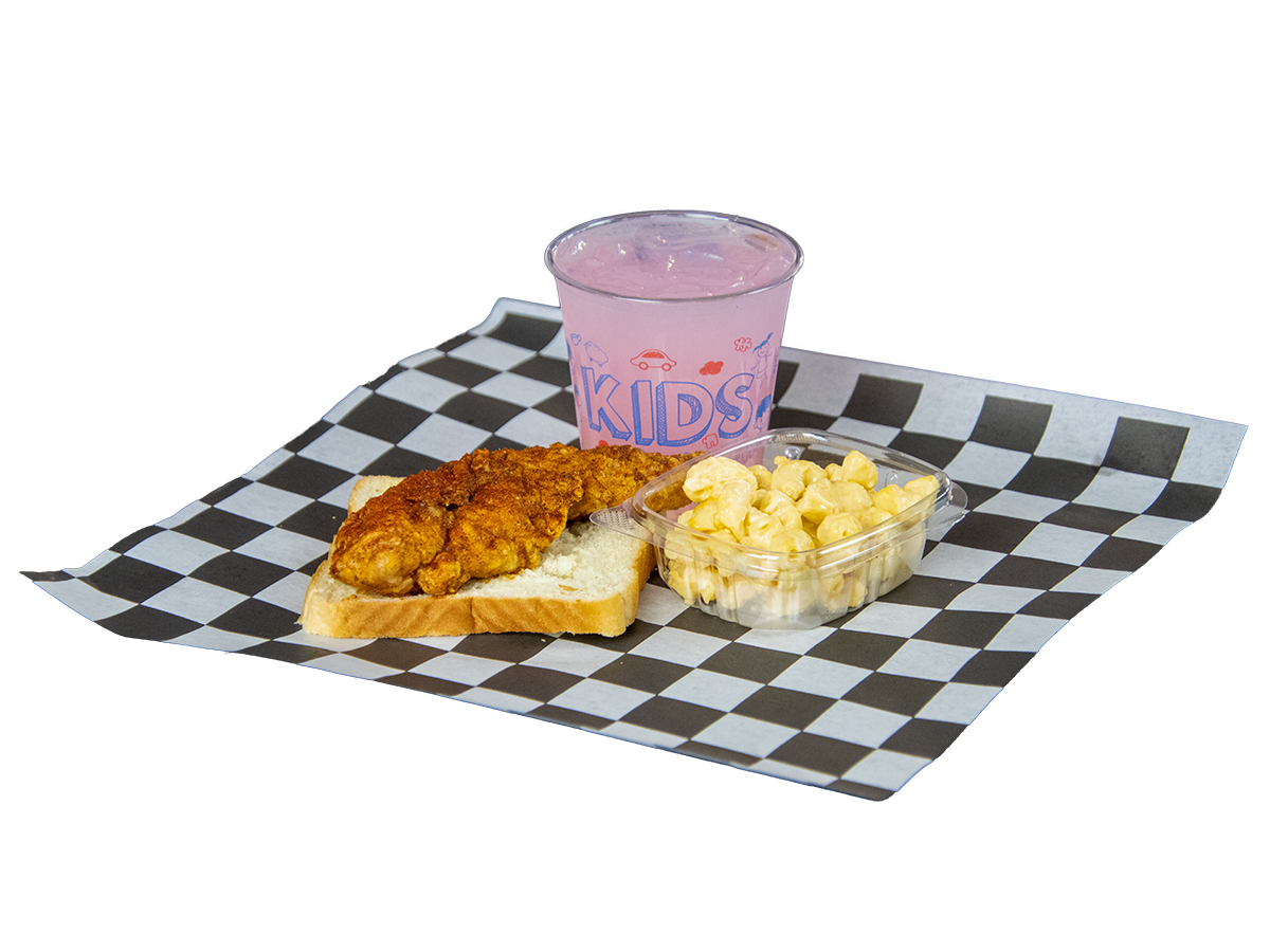 Owens-Hot-Chicken-American-Fast-Casual-Restaurant-Kids'-meal-Cheyenne Kids' meal with fried chicken cutlet, macaroni and pink drink at Owens Hot Chicken, a Chinese Restaurant in Cheyenne