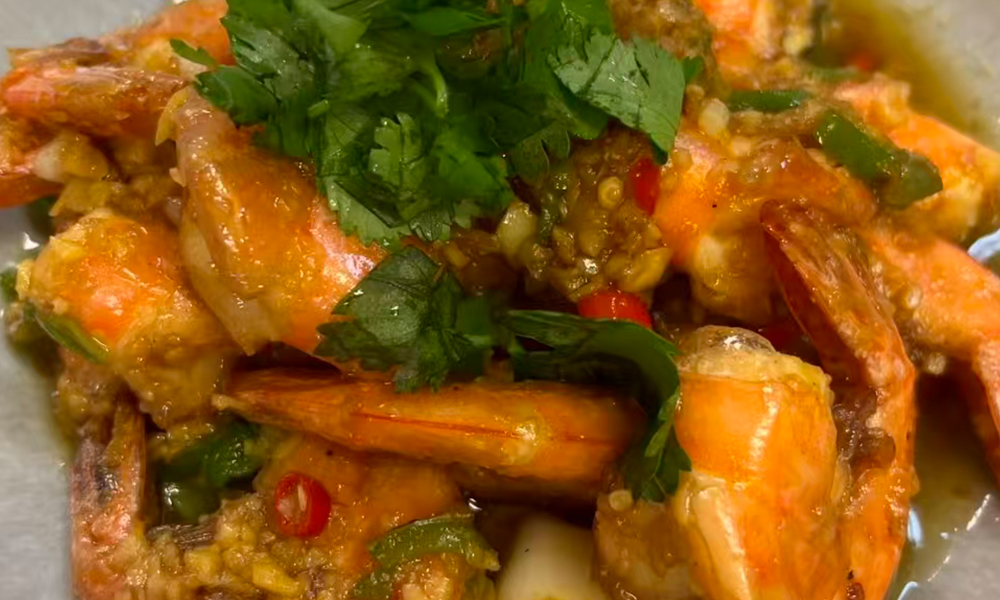 Juicy shrimp with garlic and pepper, savory and spicy at Pacific Eatery Restaurant in Kenny Rd, Columbus