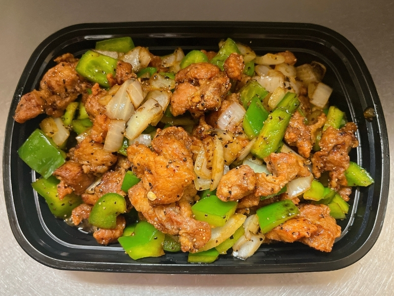 Black pepper chicken stir-fry with green peppers and onions at Panda Hibachi, a Chinese Restaurant in Duncan