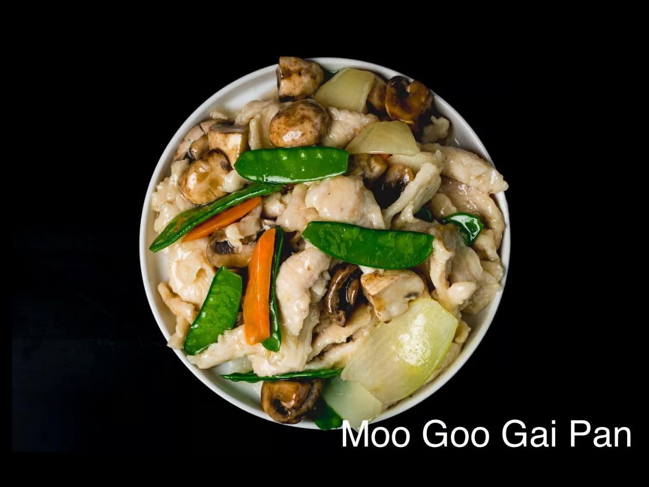 Moo Goo Gai Pan with chicken and veggies at Pan Pann, a Chinese Restaurant in Livonia