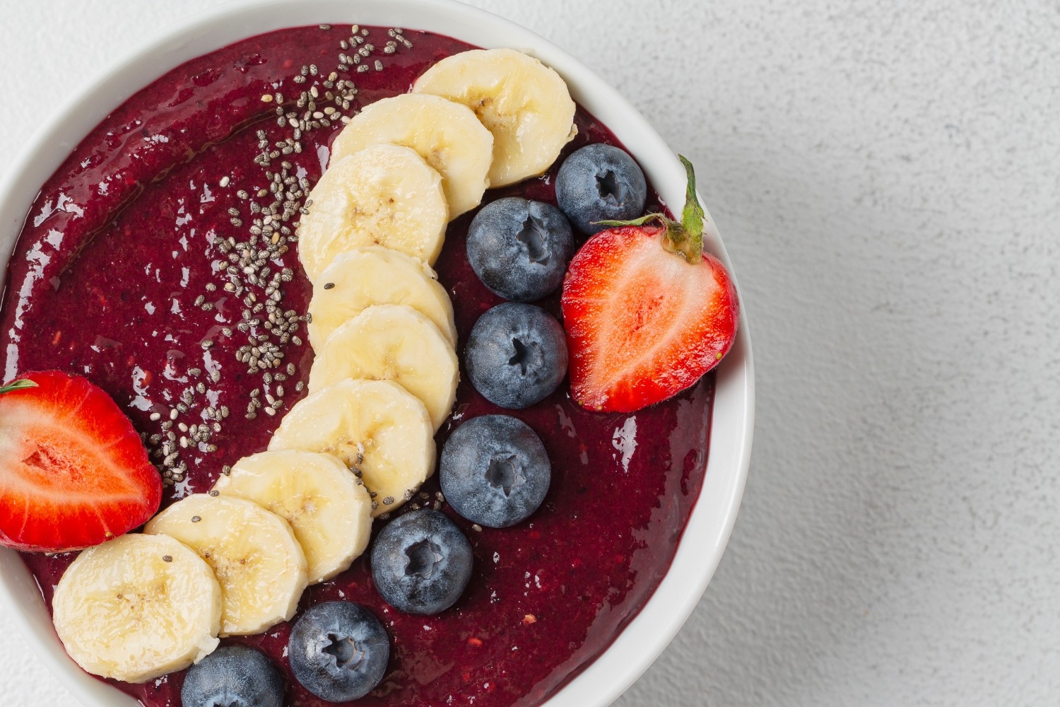 Mixed Berry Smoothie Bowl at Rachel's Cafe, Brunch Restaurant in South Kingstown