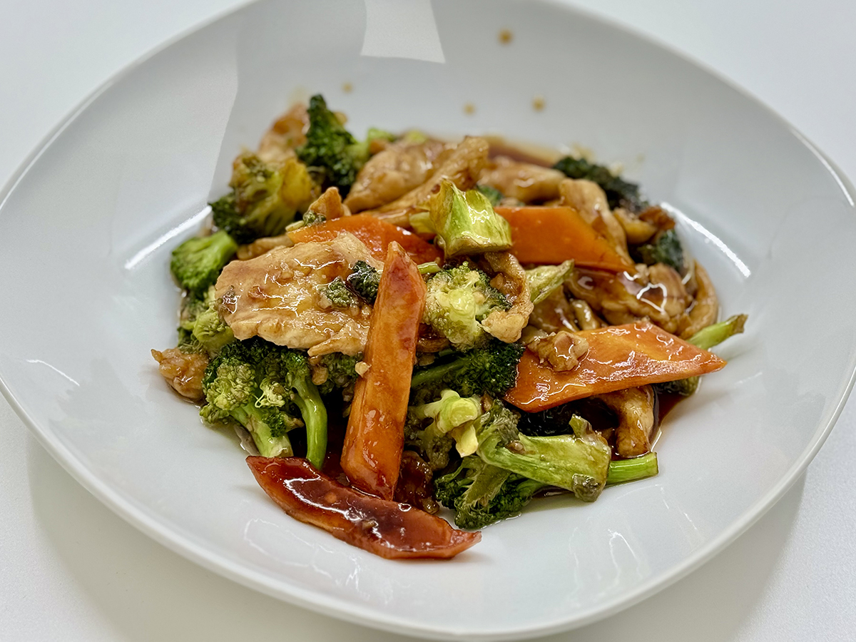 Stir-Fried Chicken with Broccoli at Shibuya Buffet，a Buffet Restaurant in Sand Springs