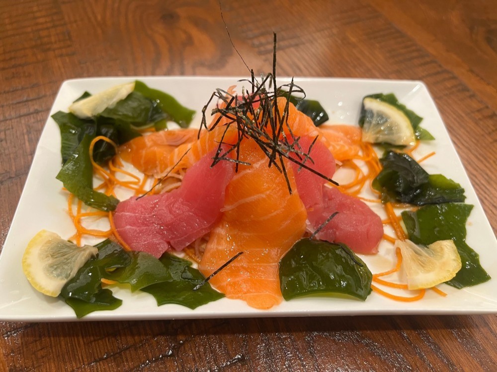 Fresh salmon and tuna sashimi with seaweed at Shogun, a Japanese Restaurant in Rutherford.
