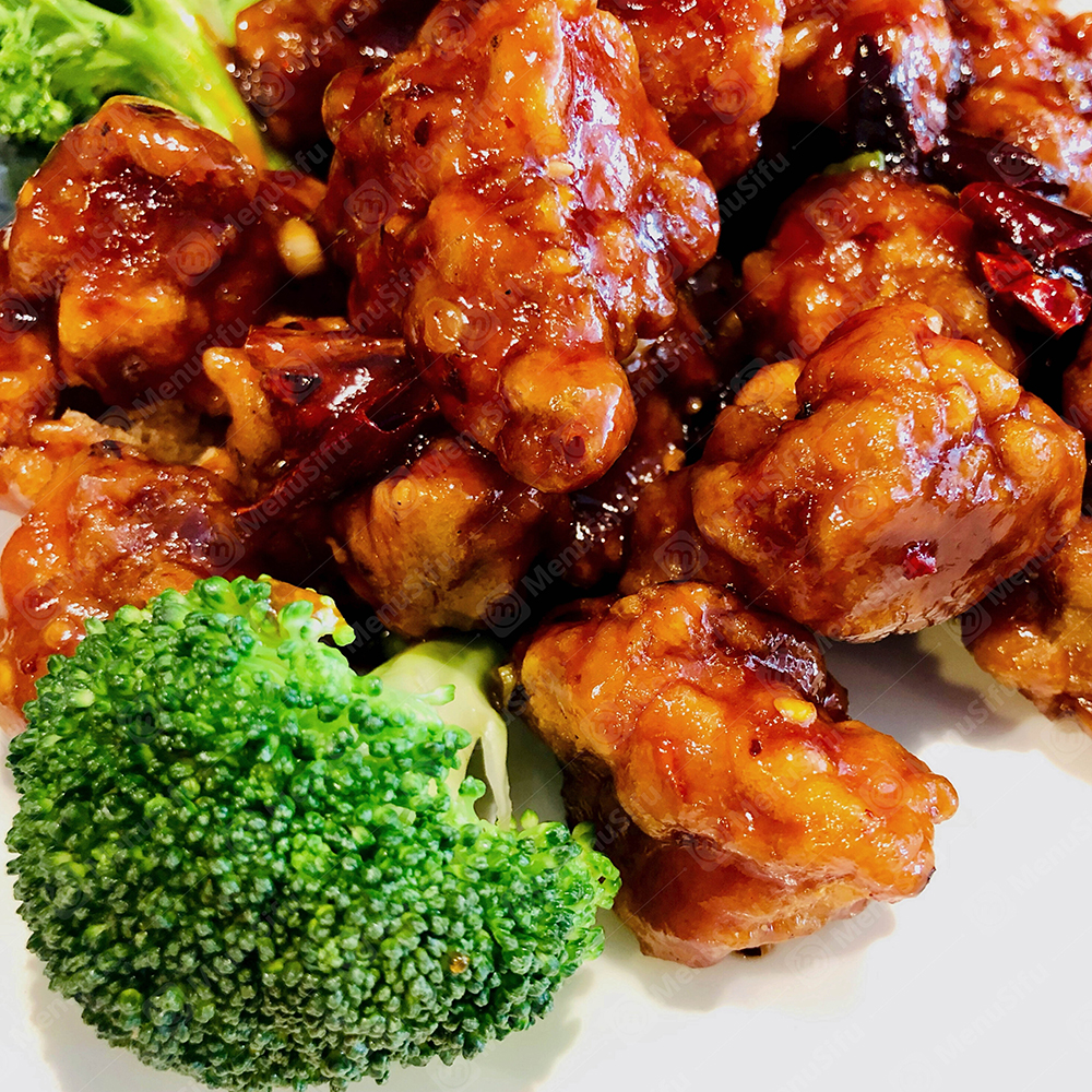 Crispy general tsos chicken with broccoli at Shun Xing Restaurant, a Chinese Restaurant in Mathews