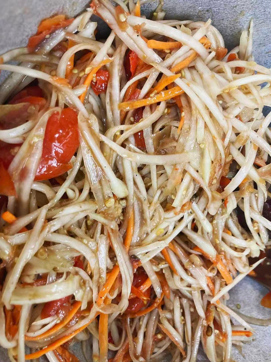 Lao Style Papaya Salad at SL Kitchen，a Thai Restaurant in San Leandro