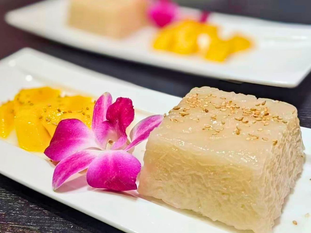 Mango Sticky Rice at SL Kitchen，a Thai Restaurant in San Leandro