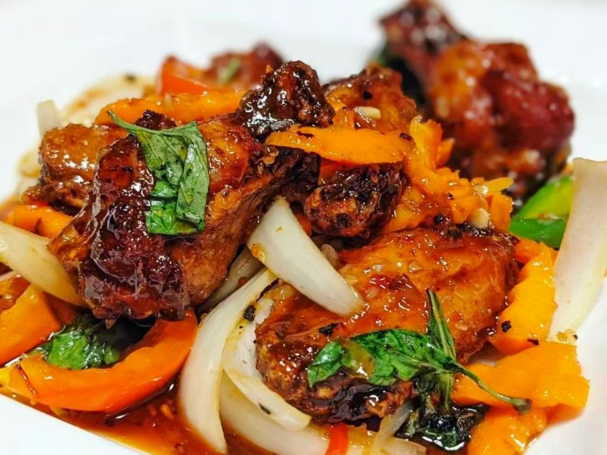 Sweet and Sour Basil Wings at SL Kitchen，a Thai Restaurant in San Leandro